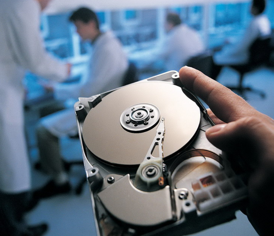 Восстановление данных с диска. Восстановление информации с жесткого диска. Восстановление данных с жесткого диска. Восстановление данных с HDD. Неисправный HDD.